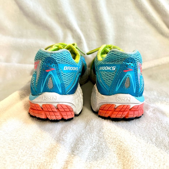 Women’s Brooks Ravenna 5 running shoe. Size 10.5. - Picture 3 of 5